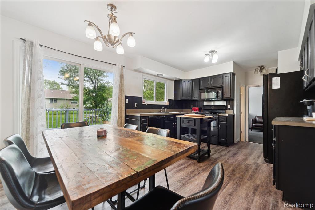 9040 Chesterfield Drive, Swartz Creek, MI 48473 — Photo 14