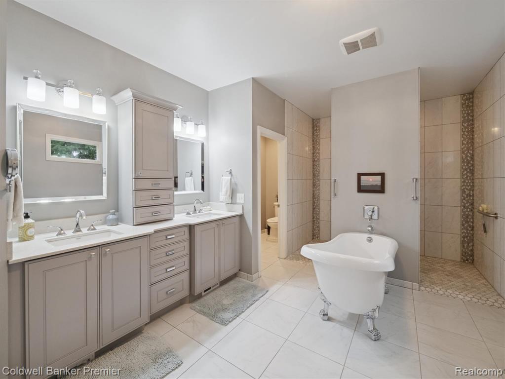 214 Presidio Drive, Ortonville, MI 48462 — Photo 7