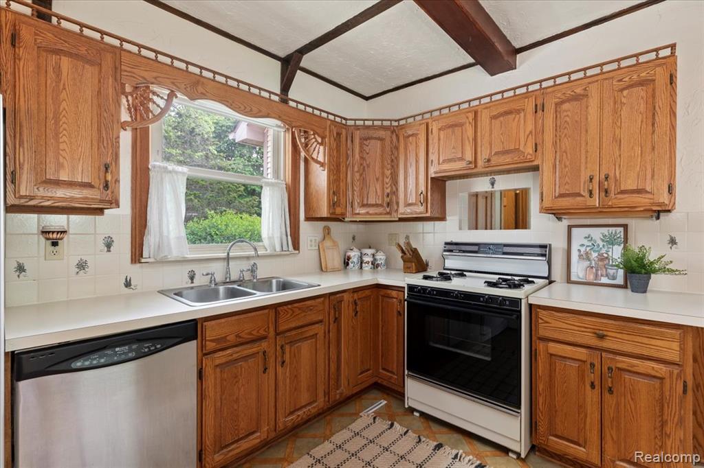 91 Dennison Street, Oxford, MI 48371 — Photo 15