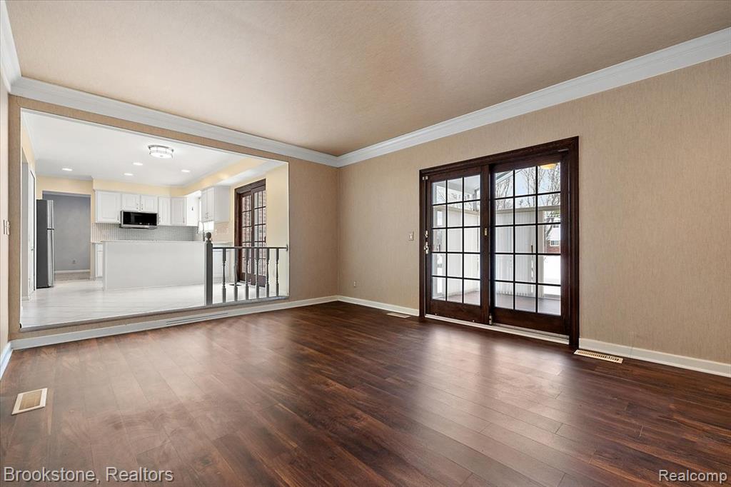 5138 Hale Drive, Troy, MI 48085 — Photo 21