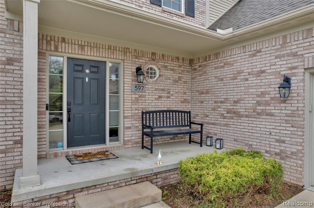 597 Bay Pointe Drive, Oxford, MI 48371 — Photo 2