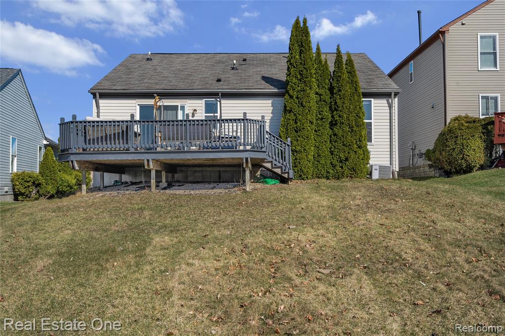 1575 Pebble Beach Drive, Pontiac, MI 48340 — Photo 36