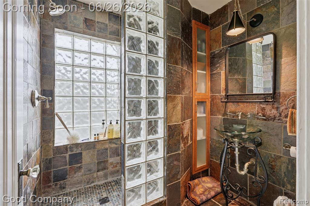 948 Cambridge Road, Berkley, MI 48072 — Photo 23