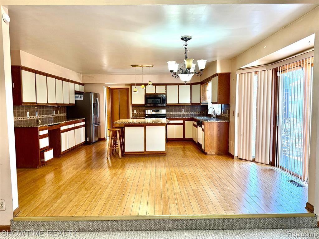 40537 DENBIGH Drive, Sterling Heights, MI 48310 — Photo 8