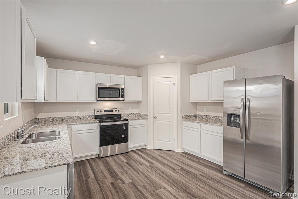 7341 RED MAPLE Drive, Mount Morris, MI 48458 — Photo 8