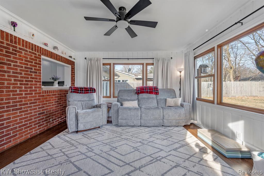 8634 GOLFSIDE Drive, Commerce Twp, MI 48382 — Photo 19