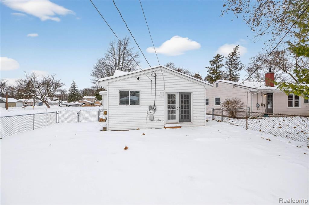2754 Fishermans Drive, Highland, MI 48356 — Photo 25