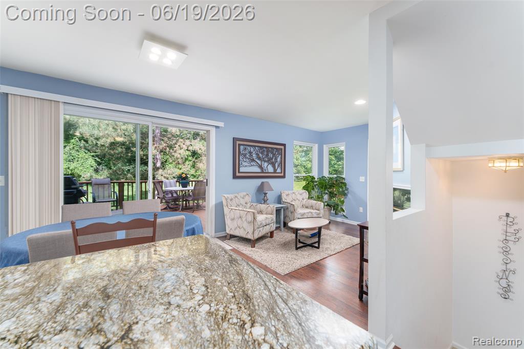 1021 Calpernia, Wixom, MI 48393 — Photo 14