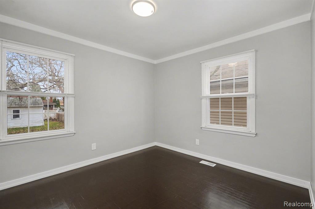 24274 Shakespeare Avenue, Eastpointe, MI 48021 — Photo 9