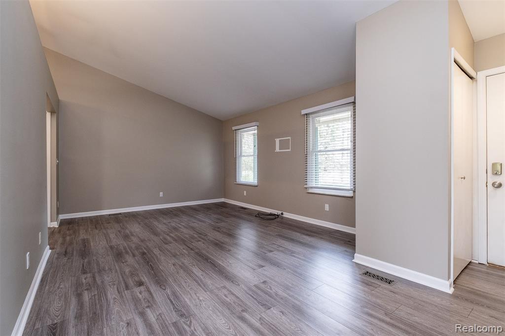 9416 S State Road, Goodrich Vlg, MI — Photo 6