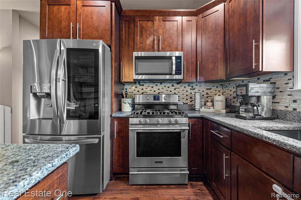 428 Pheasant Ridge Court, Ortonville, MI 48462 — Photo 11
