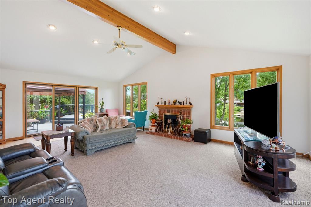 52825 Seven Oaks Drive, Utica, MI 48316 — Photo 10
