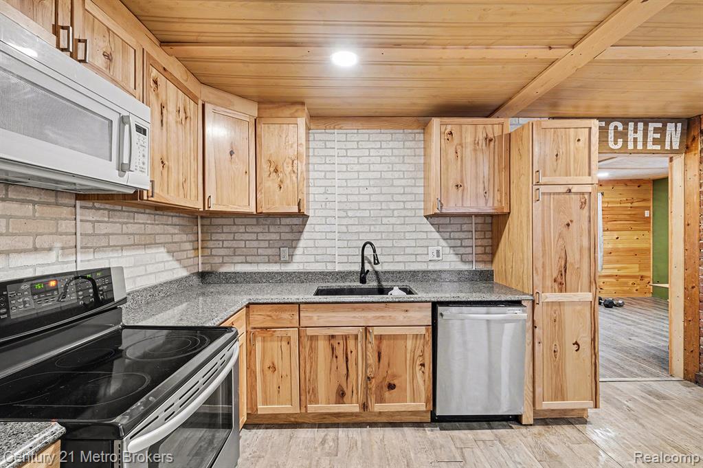 14335 N Genesee Road, Clio, MI 48420 — Photo 16