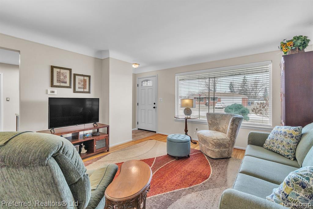 5238 Busch Avenue, Warren, MI 48091 — Photo 6