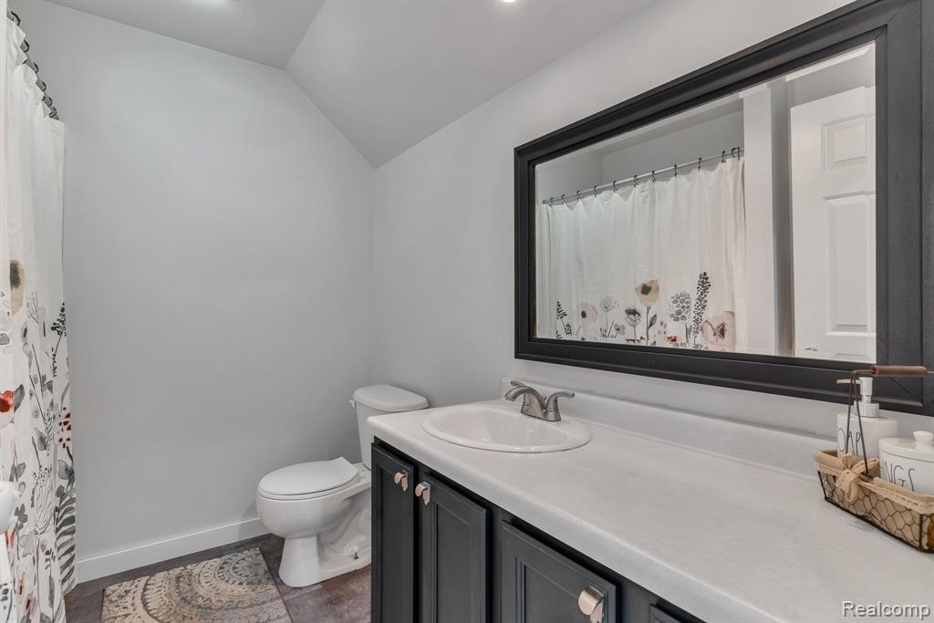 5827 WESTWOOD Drive, Grand Blanc, MI 48439 — Photo 39