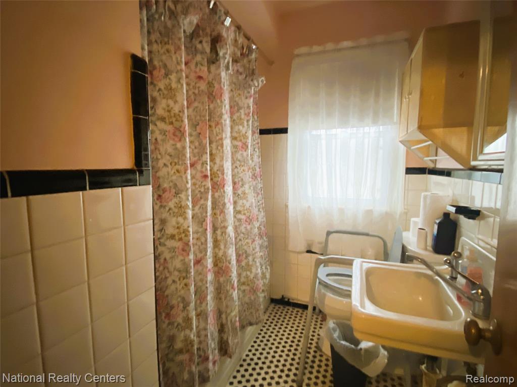 29118 Avondale Street, Inkster, MI 48141 — Photo 12