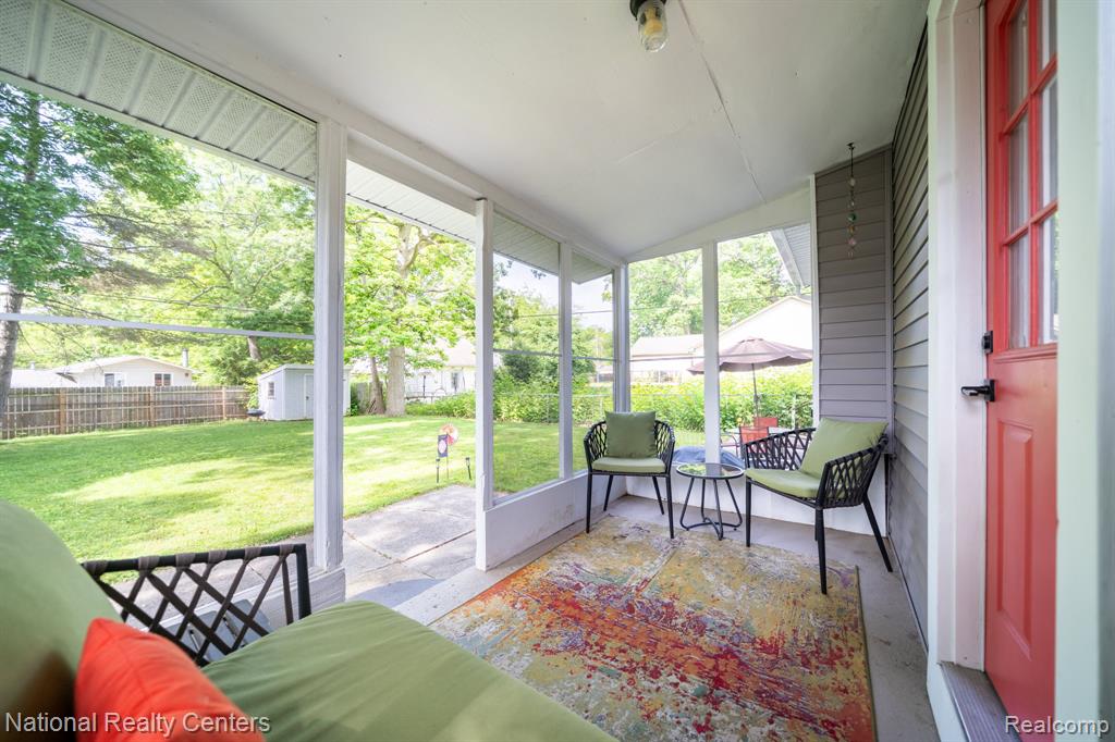 3973 Oak Knoll Road, Waterford, MI 48328 — Photo 21