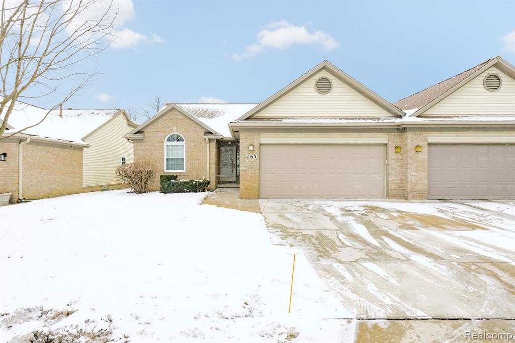 165 WINDING Brook, Commerce Twp, MI 48390 — Photo 2