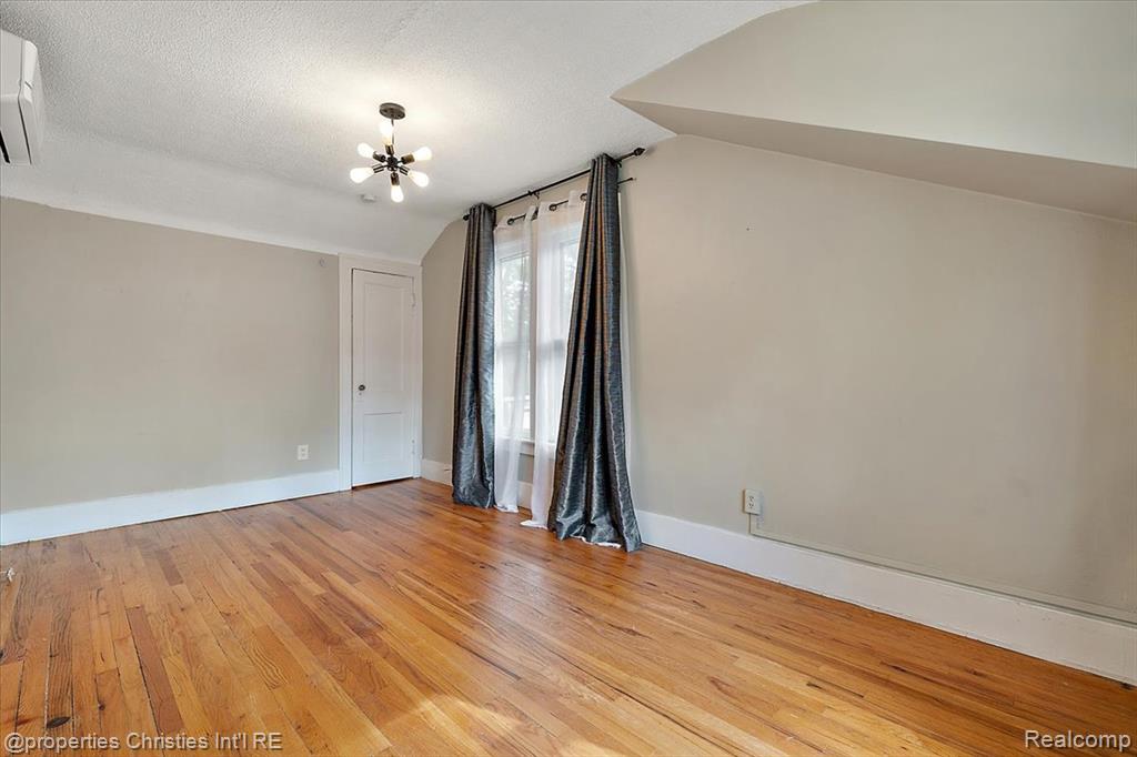 546 Leroy Street, Fenton, MI 48220 — Photo 25