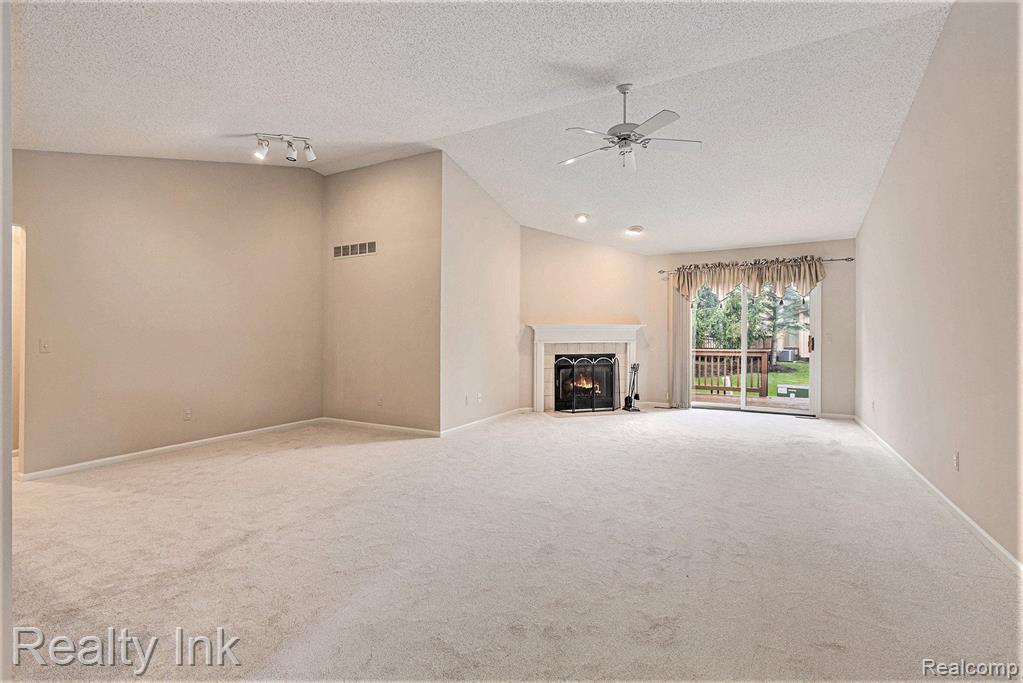 34978 WHITE PINE Trail, Farmington Hills, MI 48335 — Photo 3
