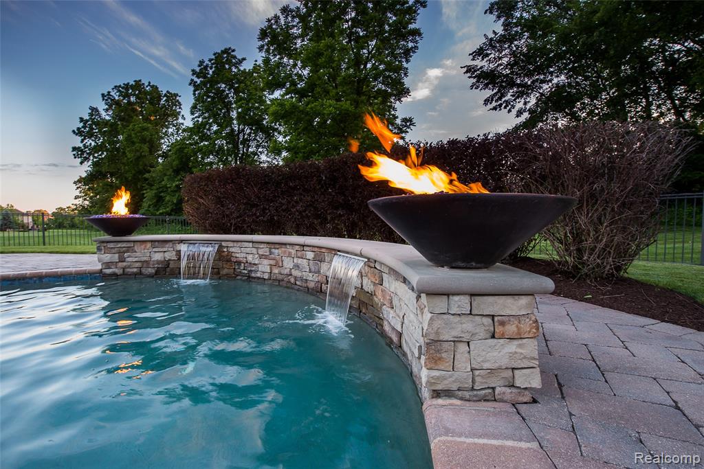 24935 Ravine Drive, South Lyon, MI 48178 — Photo 43