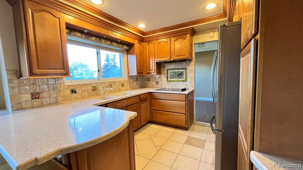 2852 MAYFAIR Drive, Troy, MI 48084 — Photo 9