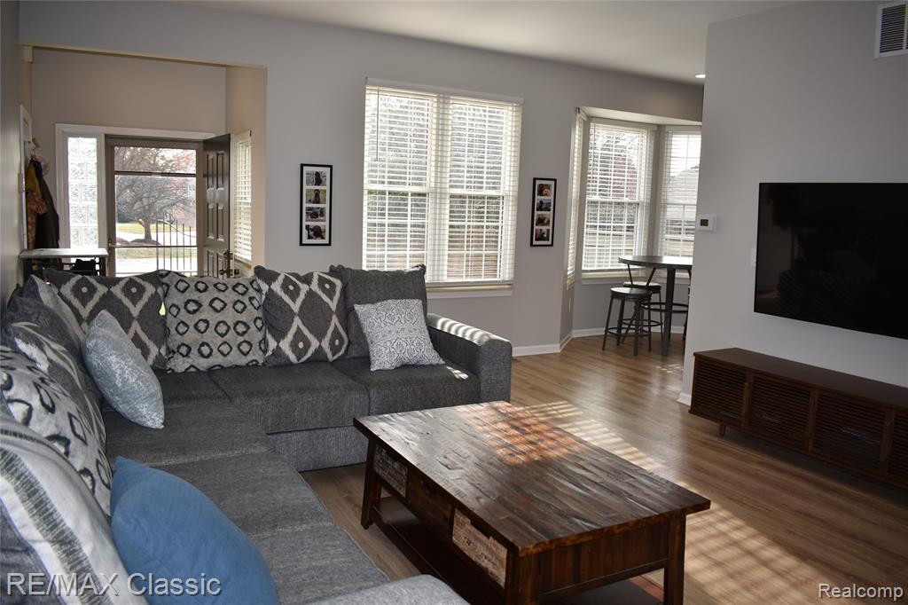 29424 Regents Pointe, 62, Farmington Hills, MI 48331 — Photo 3