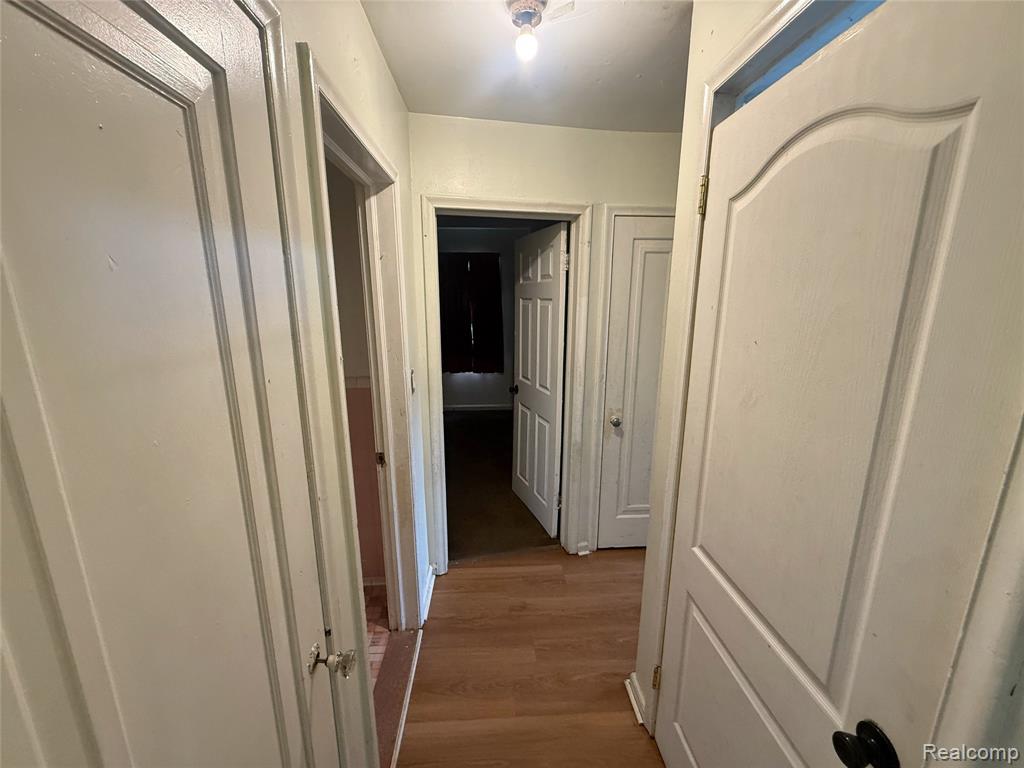 9030 Plainview Avenue, Detroit, MI 48228 — Photo 5