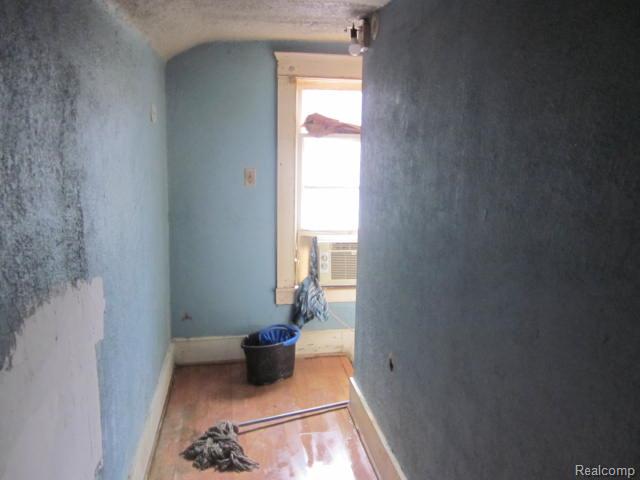 907 Wayne Street, Jackson, MI 49202 — Photo 17