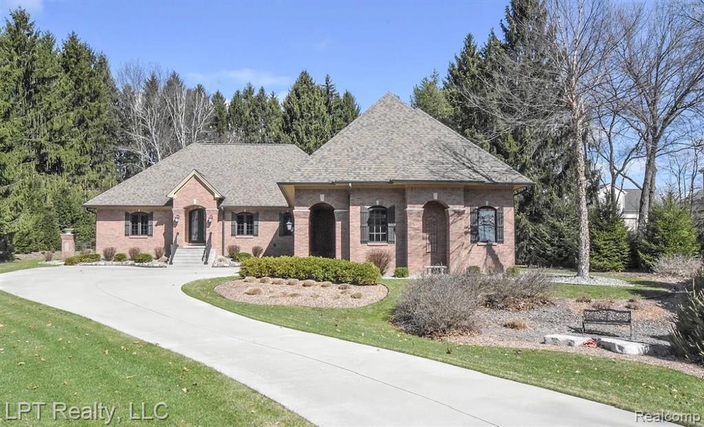 4525 Mapleton Drive, Howell, MI 48843 — front exterior