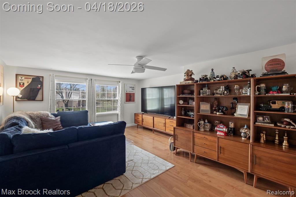 7359 Coach Lane, West Bloomfield, MI — Photo 44