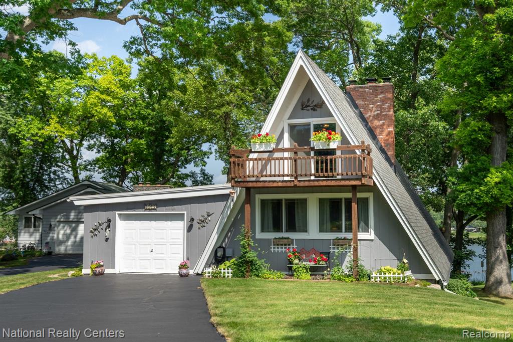 3627 Merritt Lake Drive, Metamora, MI 48455 — Photo 3