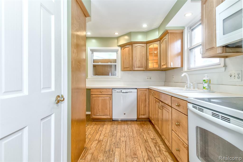 556 N Mildred Street, Dearborn, MI 48128 — Photo 13