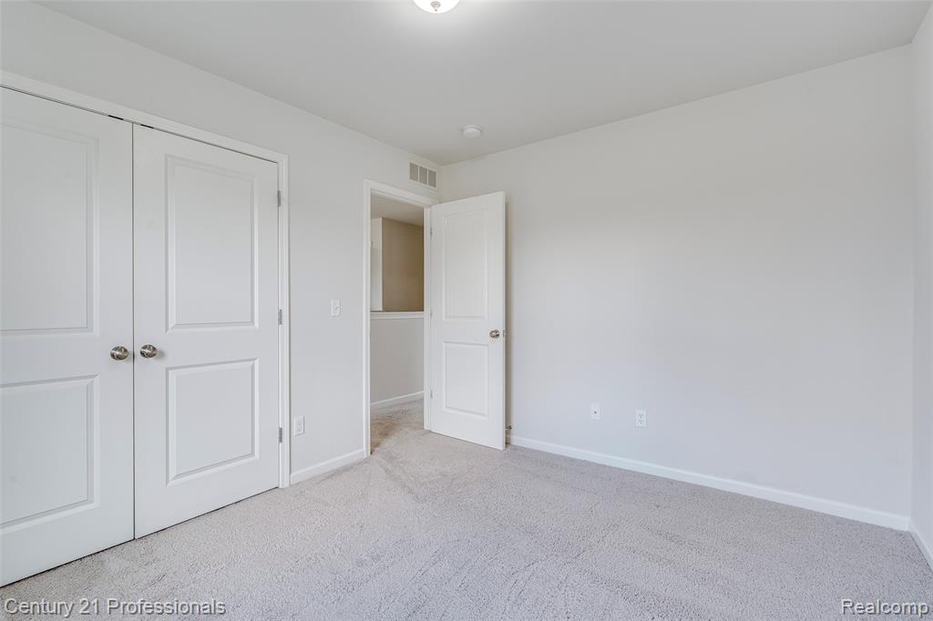 1666 Golfview Drive, Ypsilanti, MI 48198 — Photo 32