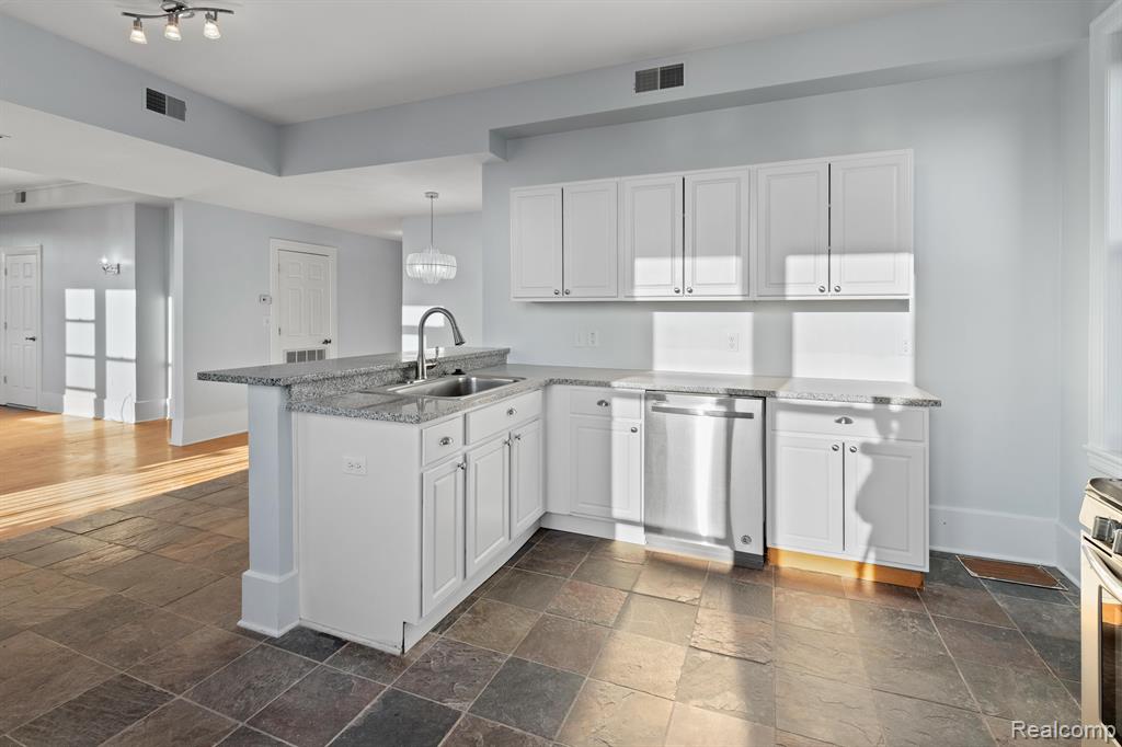 2900 E Jefferson Avenue, A600, Detroit, MI 48207 — Photo 8