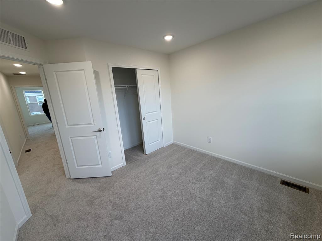 42822 Atwood Avenue, Novi, MI — Photo 37