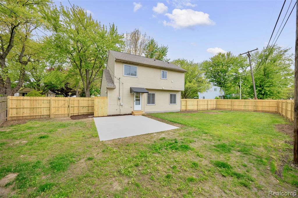 20505 Ridgemont Road, Harper Woods, MI 48225 — Photo 40