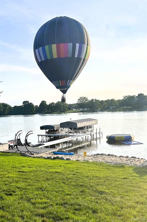 3166 W Beach Lake Drive, Milford, MI, 48380
