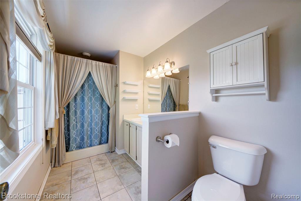 7849 Twins Drive, Waterford, MI 48329 — Photo 26