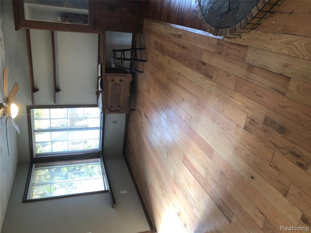 8304 Arlis Street, Commerce Twp, MI 48382 — Photo 4