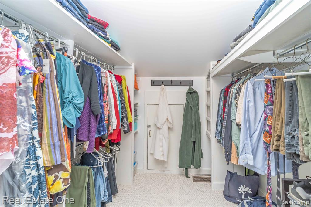 8260 ENGLEWOOD Drive, Clarkston, MI — Photo 43