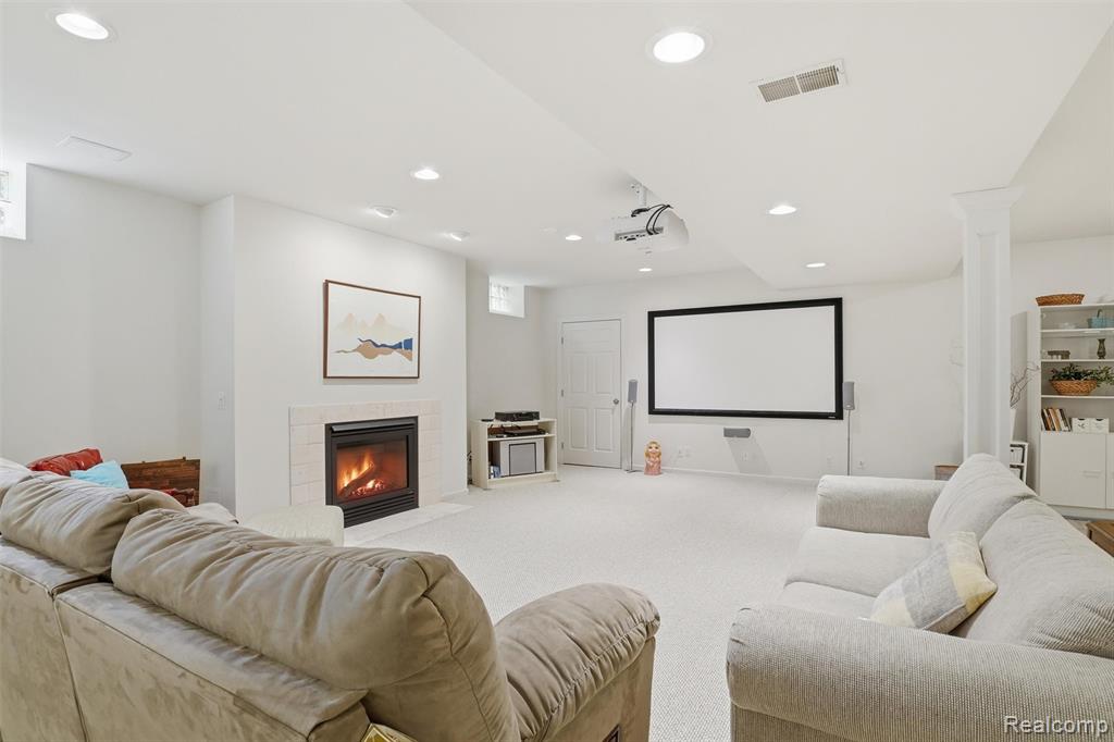 628 Green Road, Ann Arbor, MI 48105 — Photo 29