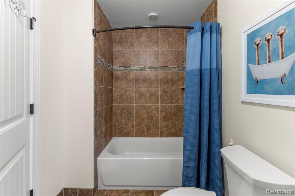 8439 Boulder Shores Drive, South Lyon, MI 48178 — Photo 37