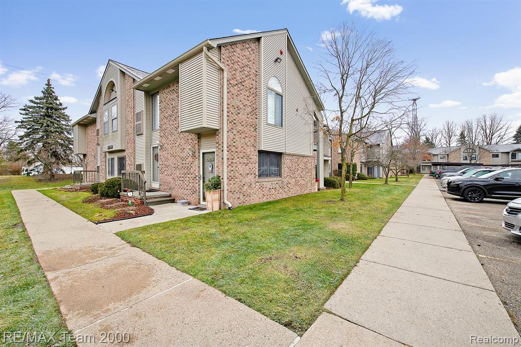 42461 LILLEY POINTE Drive, Canton, MI 48187 — Photo 17