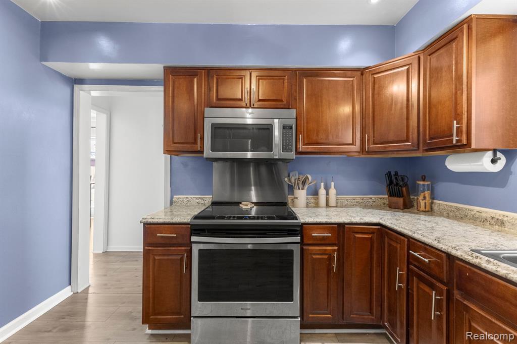 823 NEW YORK Avenue, Lincoln Park, MI 48146 — Photo 26