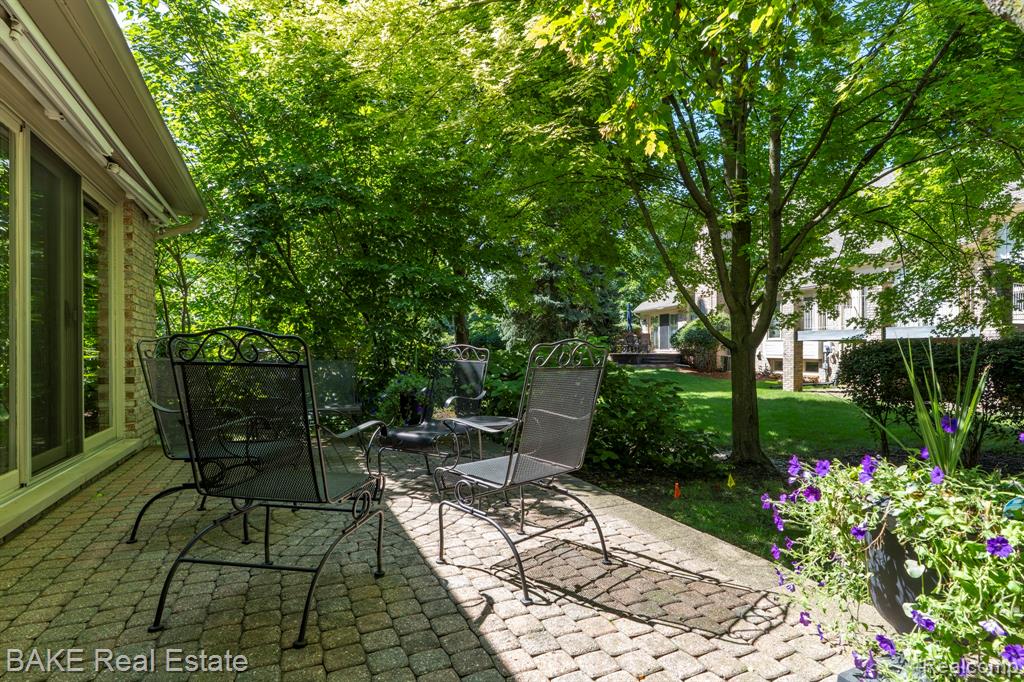 9407 Timberline Court, Plymouth, MI 48170 — Photo 4