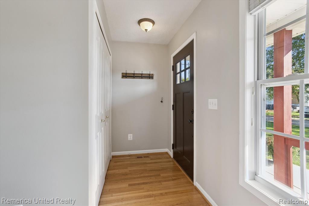 8474 Baudine Road, Pinckney, MI 48169 — Photo 8