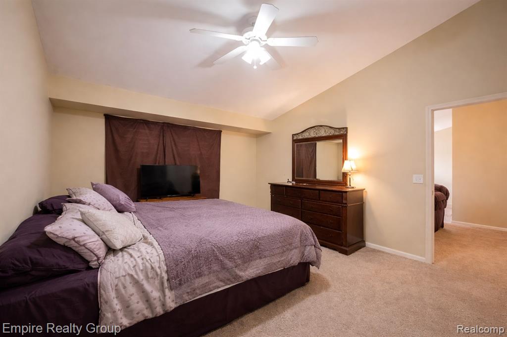 12330 Hickory E, Utica, MI 48315 — Photo 17