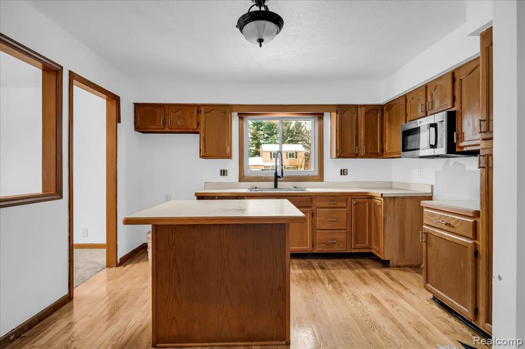9416 Wildwood Lake Drive, Whitmore Lake, MI 48189 — Photo 6
