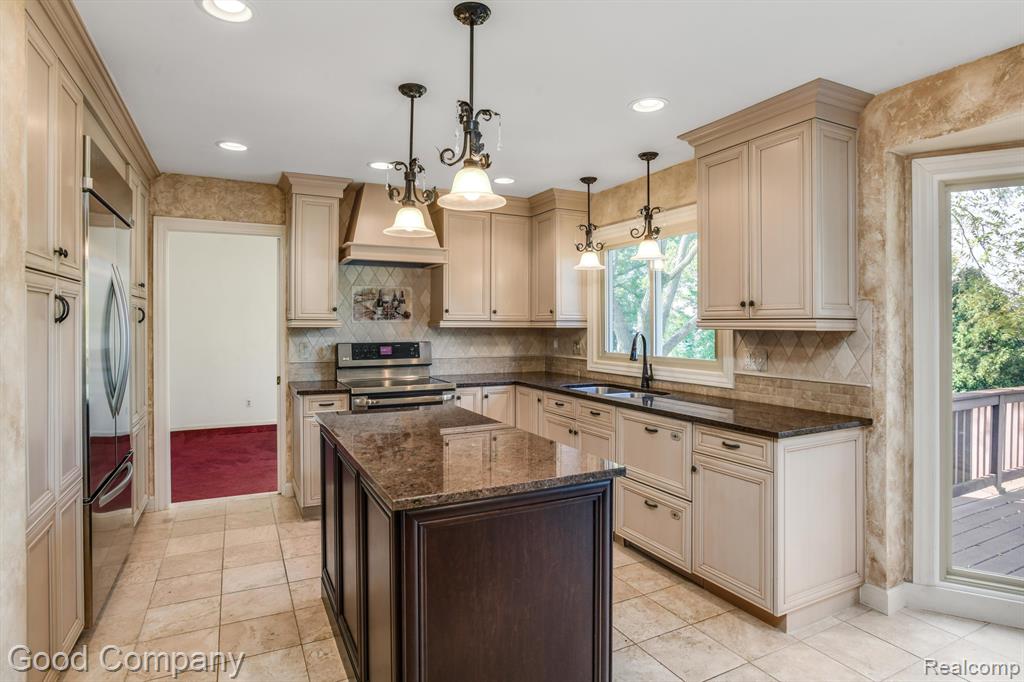 6333 ELSEY Drive, Troy, MI 48098 — Photo 11